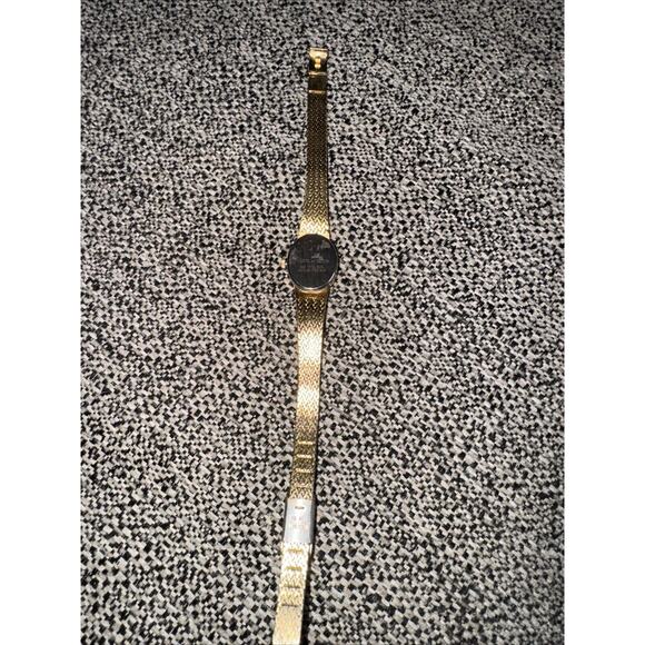 Vintage Solvil Et Titus Ladies Goldtone Watch Quartz Works New Battery - Picture 6 of 7